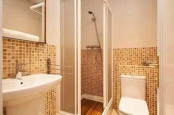 לינה וארוחת בוקר ברצלונה Rooms Aragon