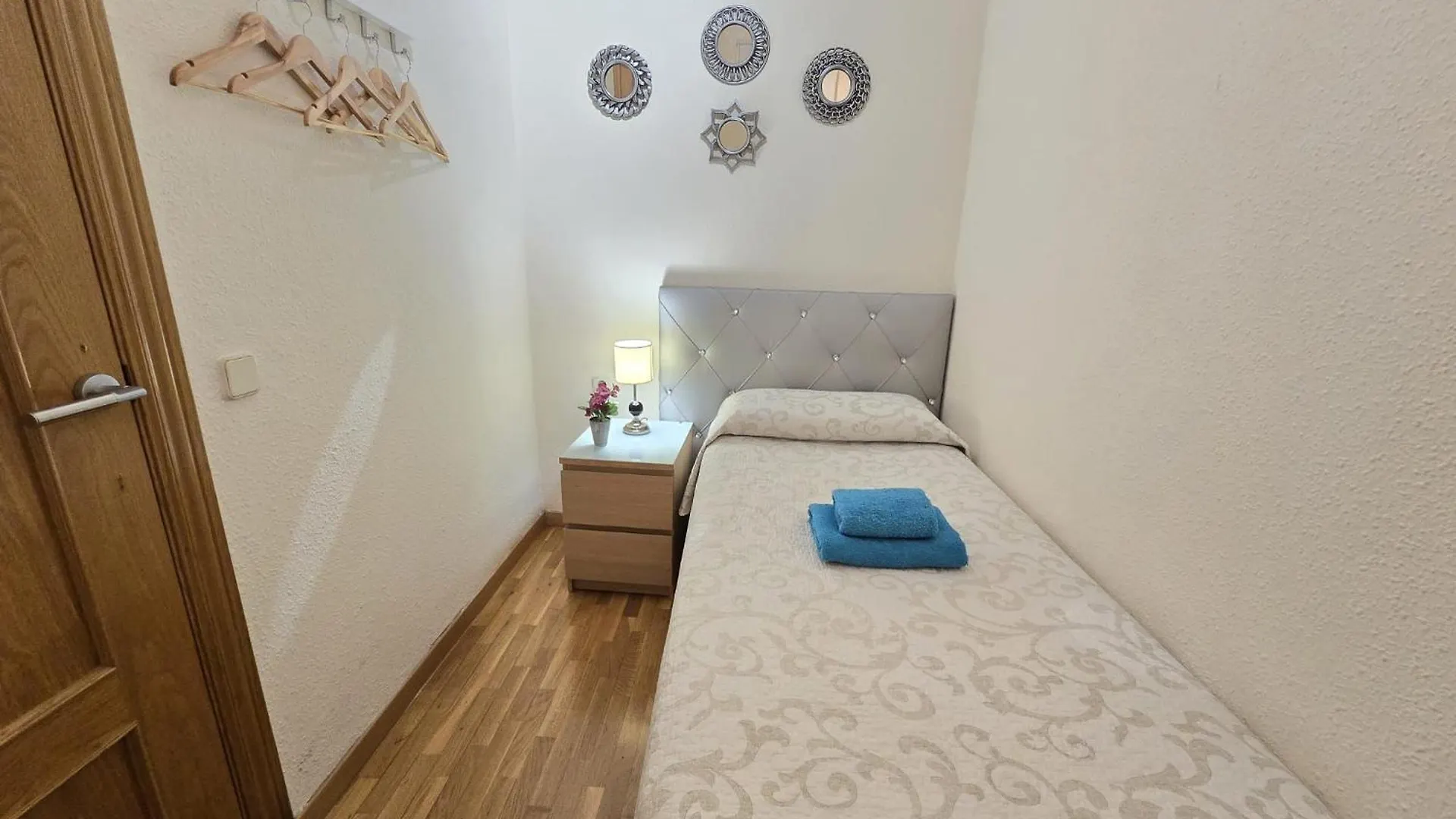ברצלונה Rooms Aragon 0*,