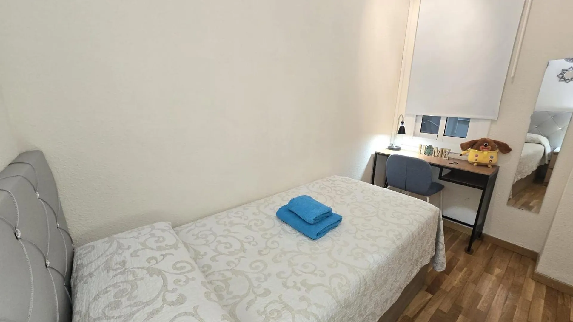 לינה וארוחת בוקר ברצלונה Rooms Aragon