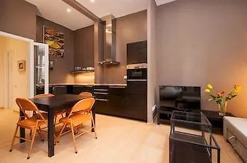 לינה וארוחת בוקר ברצלונה Rooms Aragon