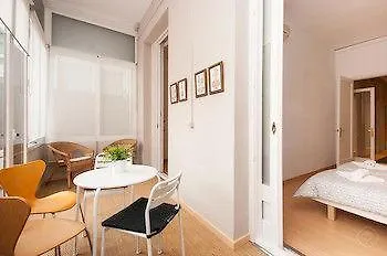 לינה וארוחת בוקר ברצלונה Rooms Aragon