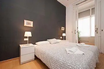 ברצלונה Rooms Aragon לינה וארוחת בוקר