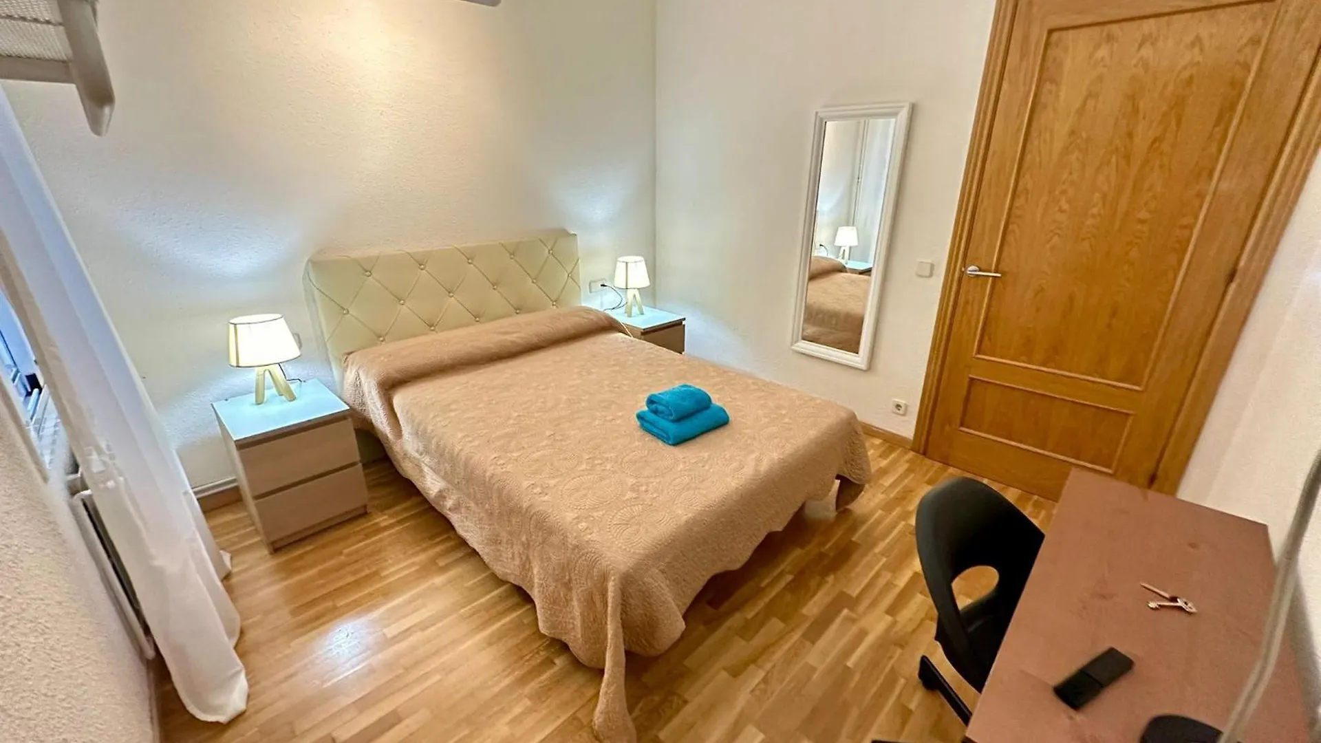 לינה וארוחת בוקר ברצלונה Rooms Aragon