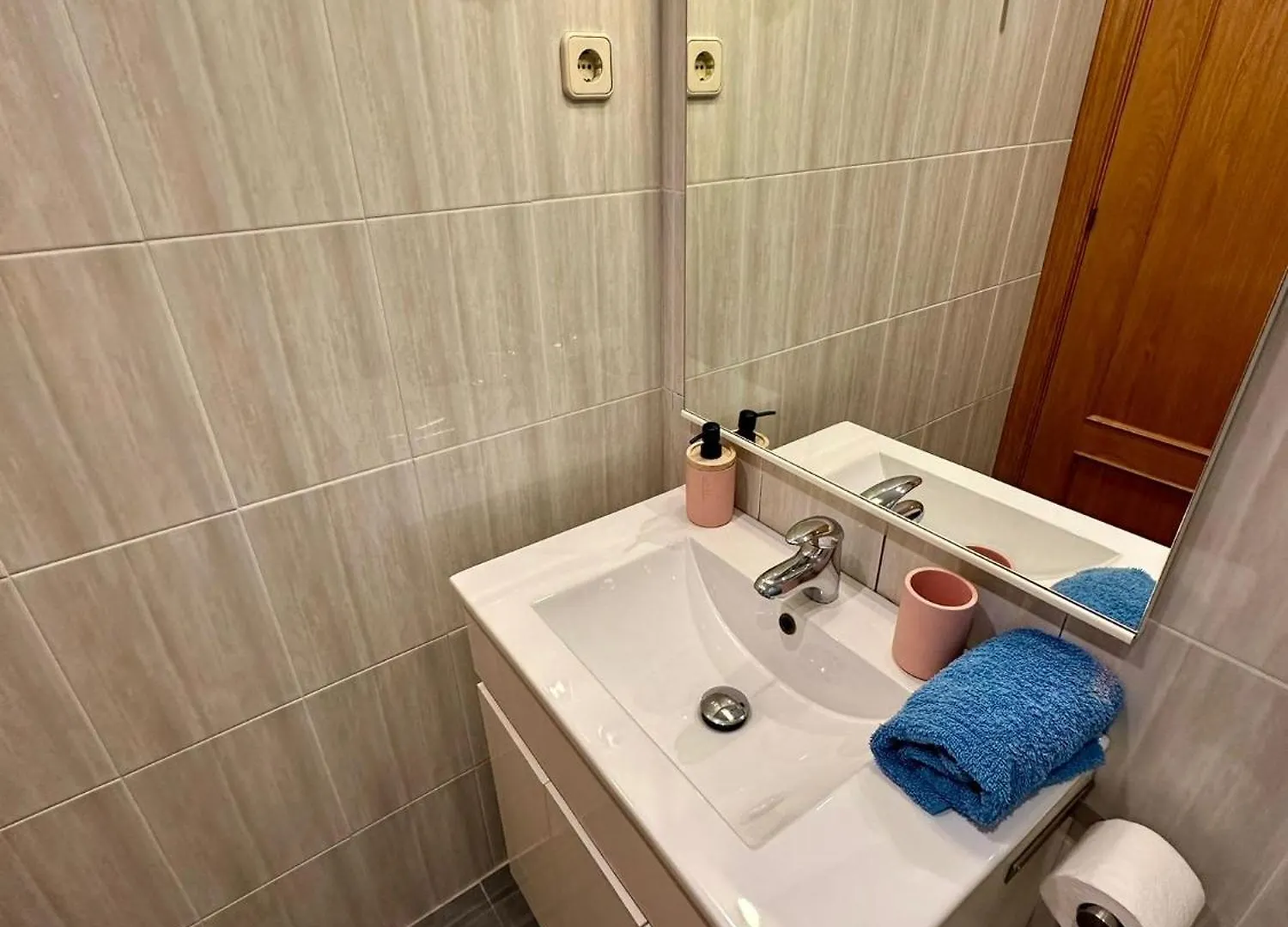 ברצלונה Rooms Aragon 0*,